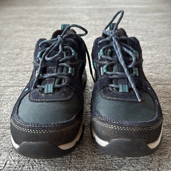 L.L. Bean | Vertigrip Hiking Lace Up Shoes - Picture 2 of 7